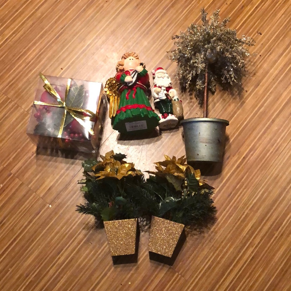 6 NWT BOGO Christmas decorations